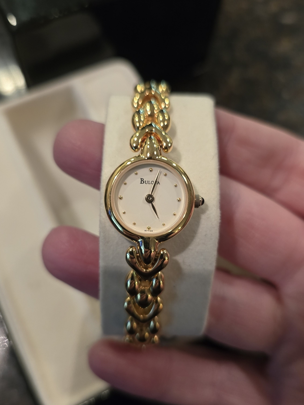 Bulova Women's Gold Bracelet Watch - Elegant Gold Tone - Picture 7 of 9